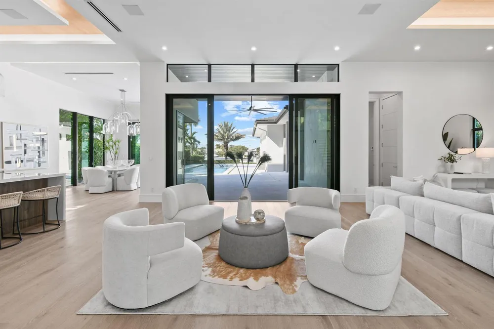 2085 Vitex Lane North Palm Beach, FL 33408