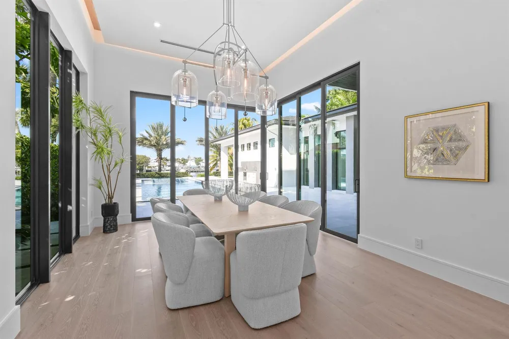 2085 Vitex Lane North Palm Beach, FL 33408