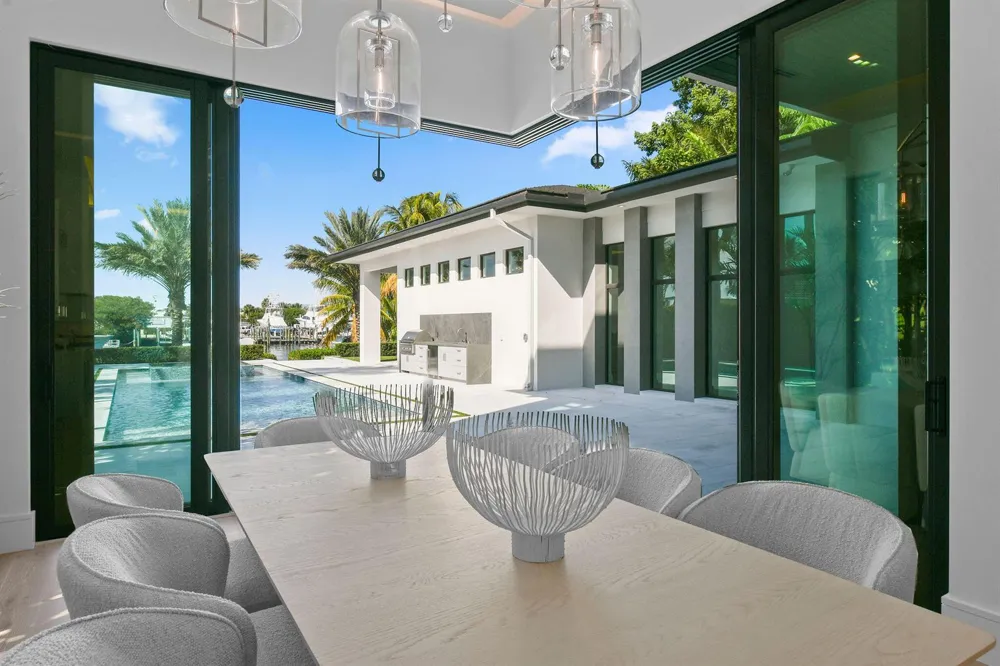 2085 Vitex Lane North Palm Beach, FL 33408