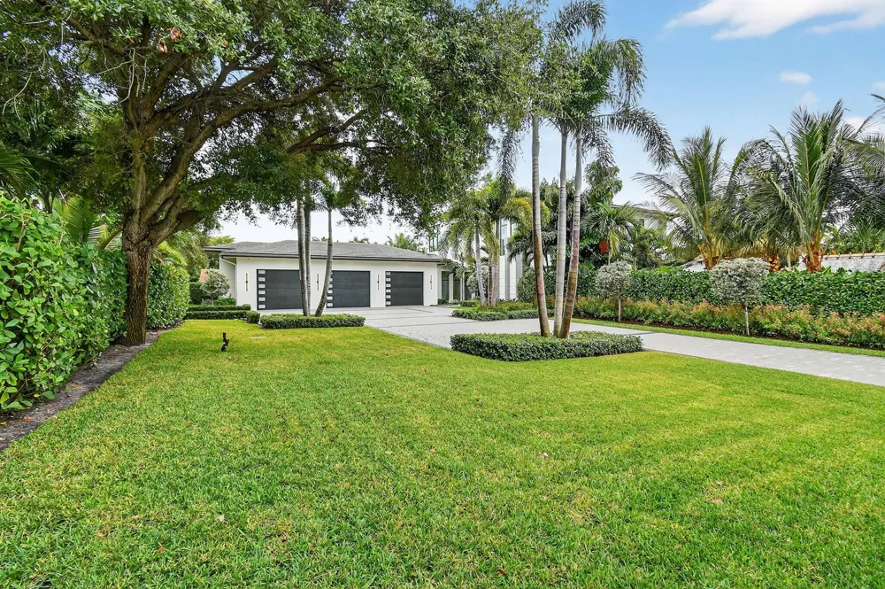 2085 Vitex Lane North Palm Beach, FL 33408