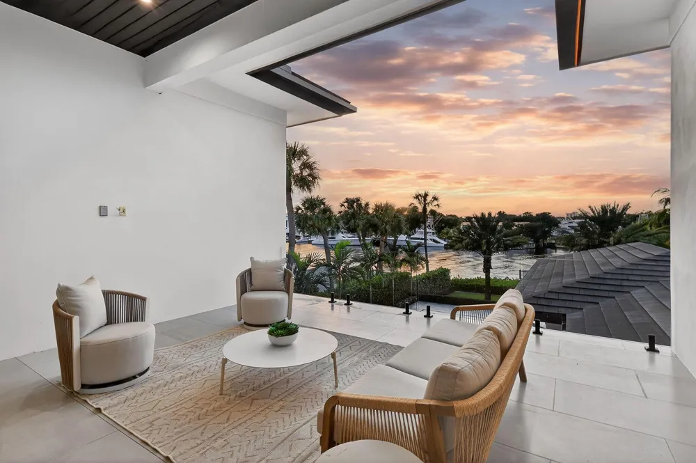 2085 Vitex Lane North Palm Beach, FL 33408