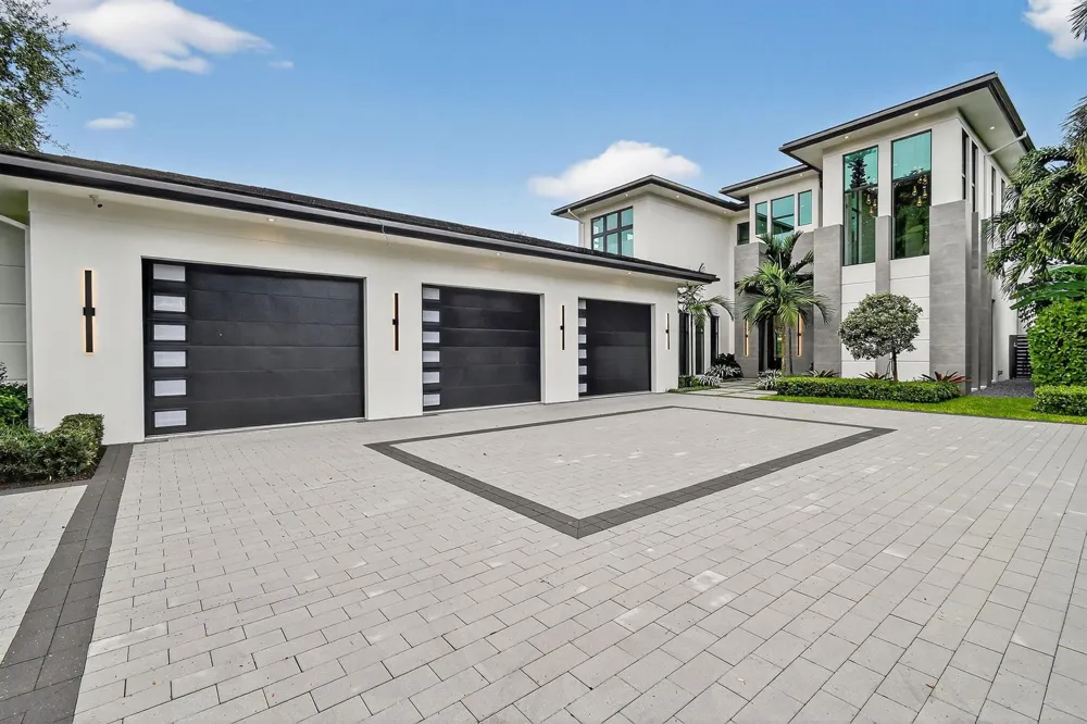 2085 Vitex Lane North Palm Beach, FL 33408