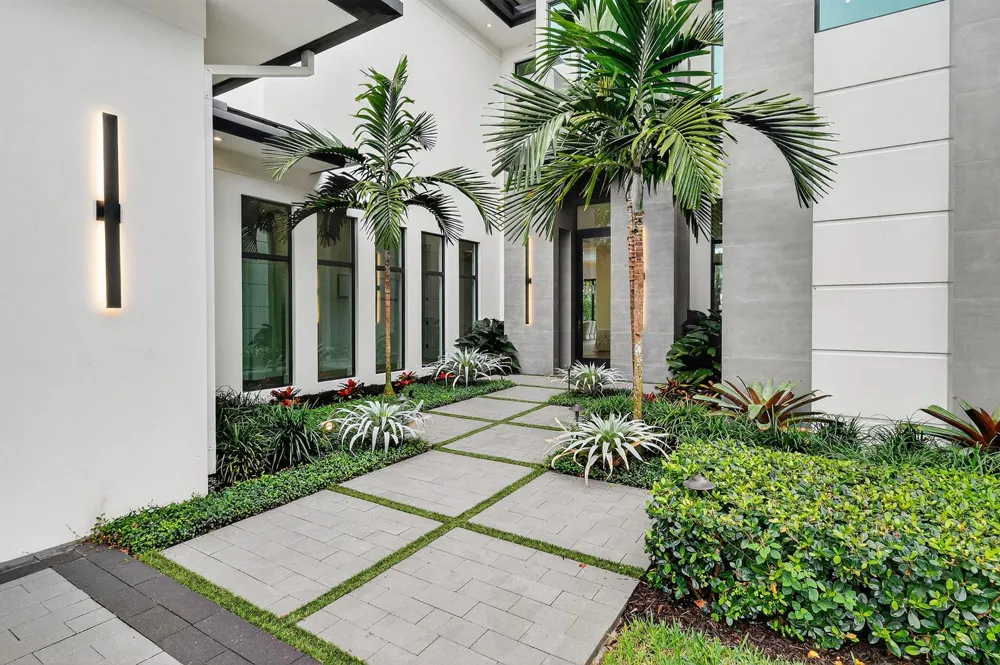 2085 Vitex Lane North Palm Beach, FL 33408