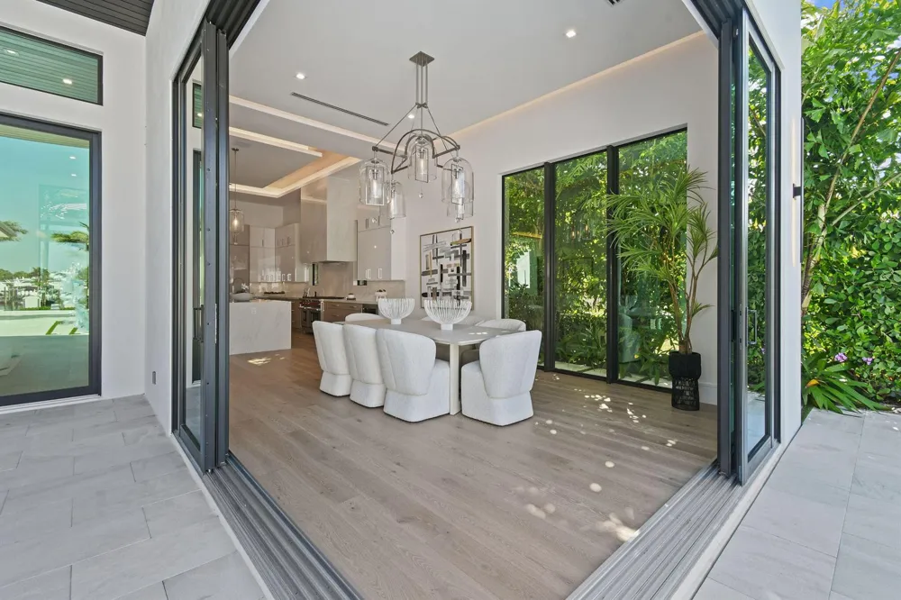 2085 Vitex Lane North Palm Beach, FL 33408
