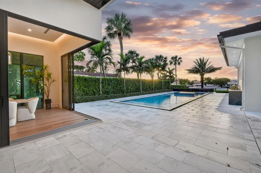 2085 Vitex Lane North Palm Beach, FL 33408