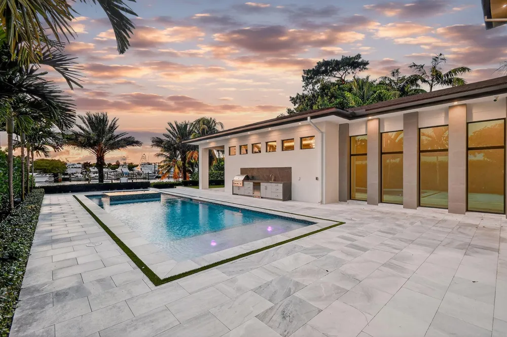2085 Vitex Lane North Palm Beach, FL 33408