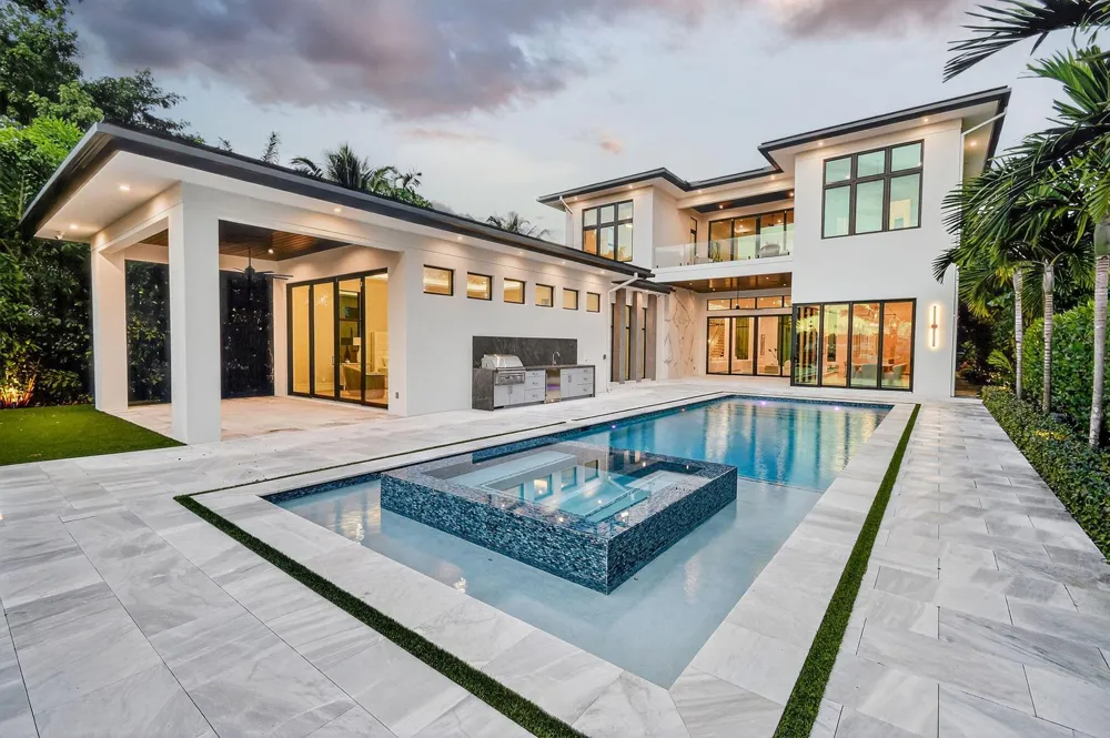2085 Vitex Lane North Palm Beach, FL 33408