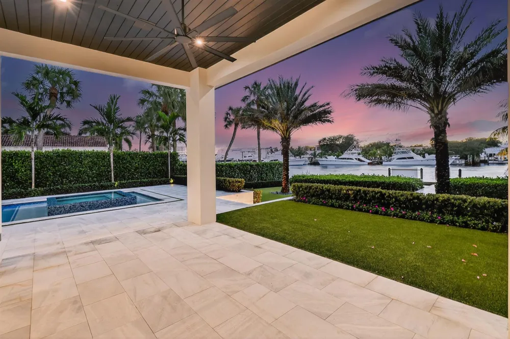 2085 Vitex Lane North Palm Beach, FL 33408