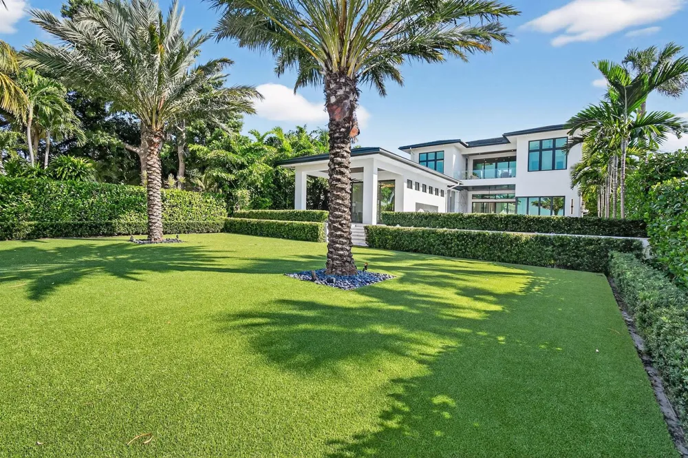 2085 Vitex Lane North Palm Beach, FL 33408