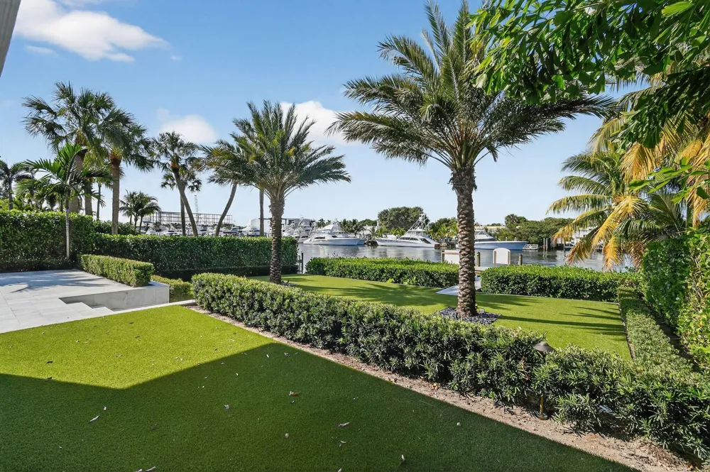2085 Vitex Lane North Palm Beach, FL 33408