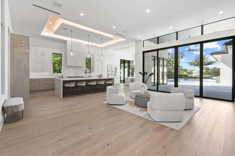 2085 Vitex Lane North Palm Beach, FL 33408