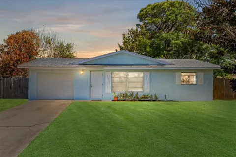 1549 SE Minorca Avenue