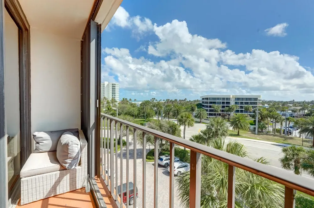 225 Beach Road #503 Tequesta, FL 33469