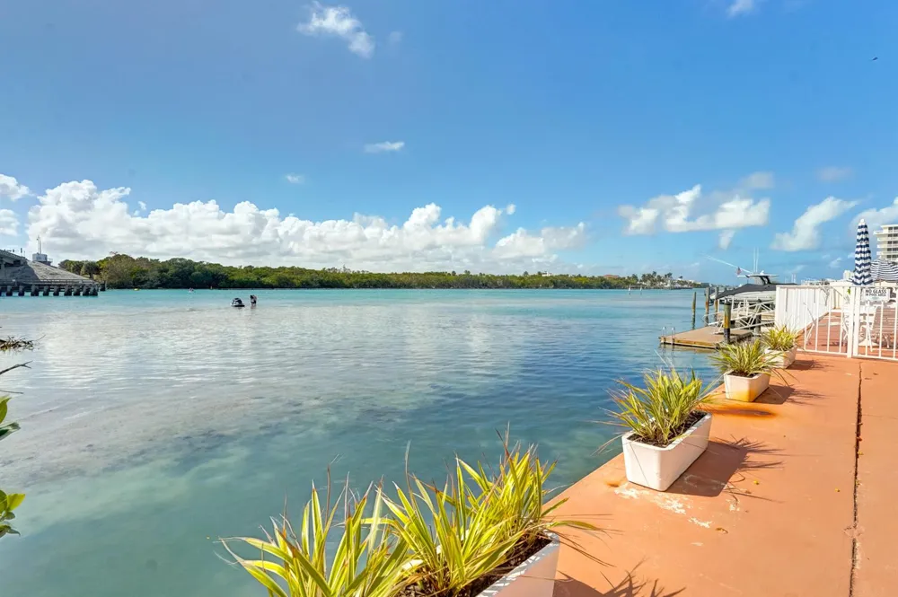 225 Beach Road #503 Tequesta, FL 33469