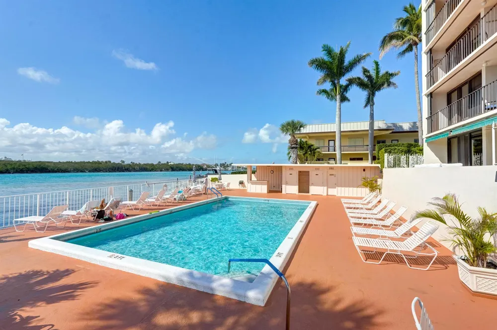 225 Beach Road #503 Tequesta, FL 33469