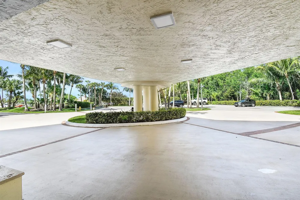 221 NE Plantation Road #316 Hutchinson Island, FL 34996