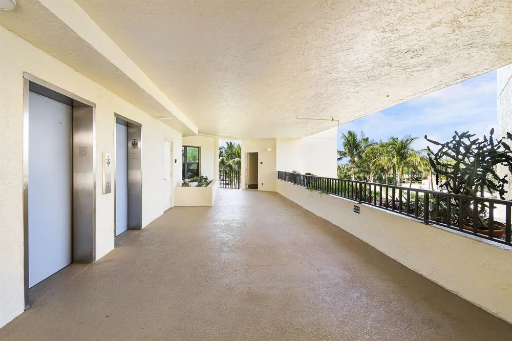 221 NE Plantation Road #316 Hutchinson Island, FL 34996