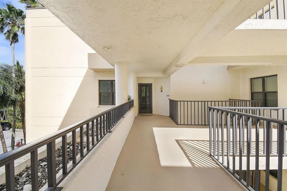 221 NE Plantation Road #316 Hutchinson Island, FL 34996