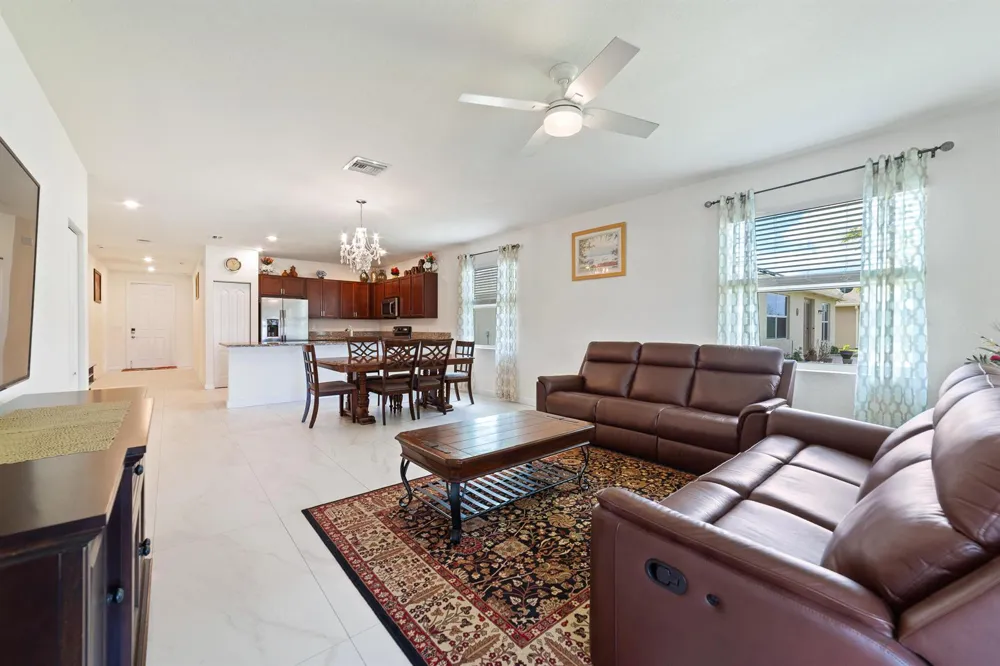 879 Bent Creek Drive Fort Pierce, FL 34947