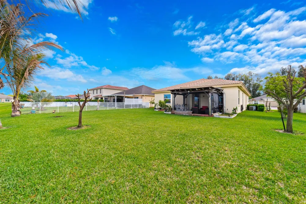 879 Bent Creek Drive Fort Pierce, FL 34947