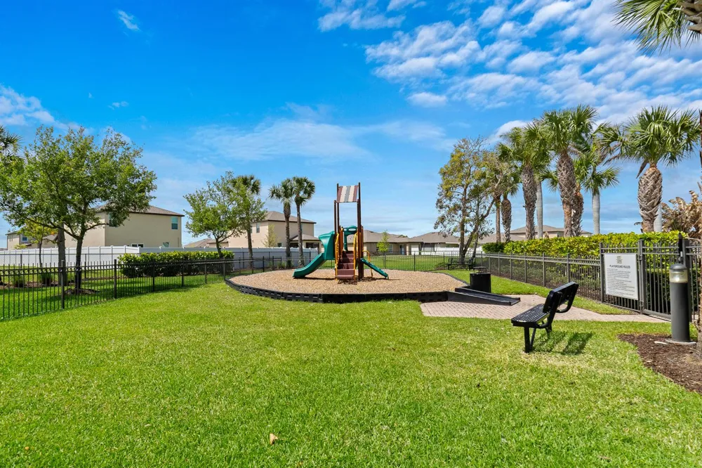 879 Bent Creek Drive Fort Pierce, FL 34947