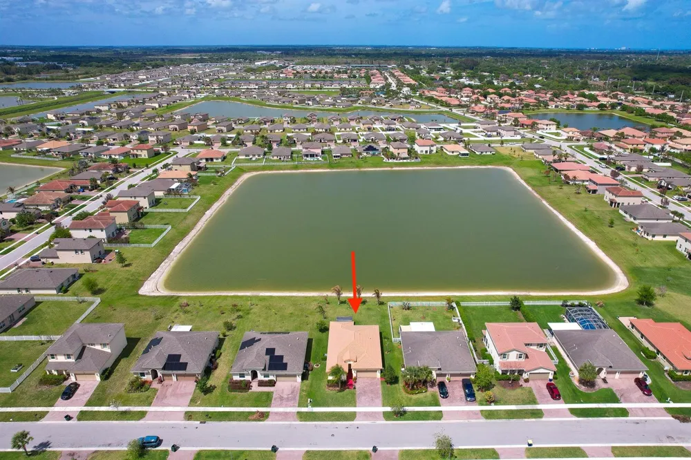 879 Bent Creek Drive Fort Pierce, FL 34947