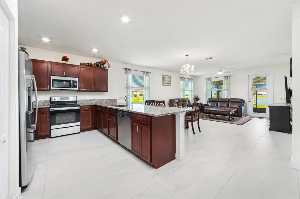879 Bent Creek Drive Fort Pierce, FL 34947