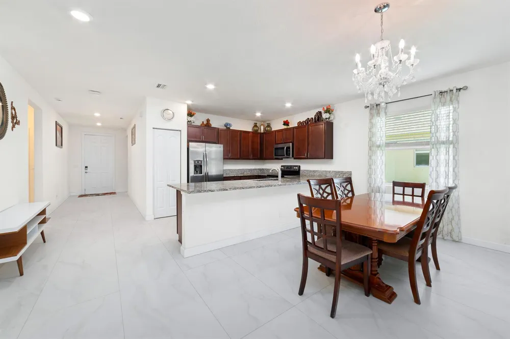 879 Bent Creek Drive Fort Pierce, FL 34947