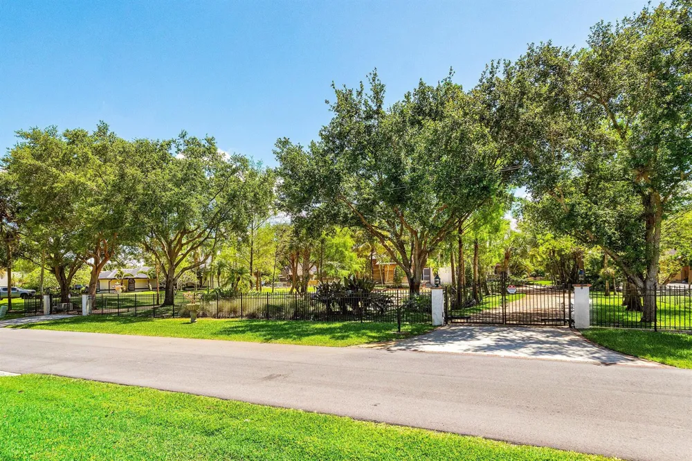 6002 NW 74th Terrace Parkland, FL 33067
