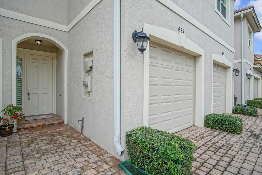 638 SW Glen Crest Way Stuart, FL 34997