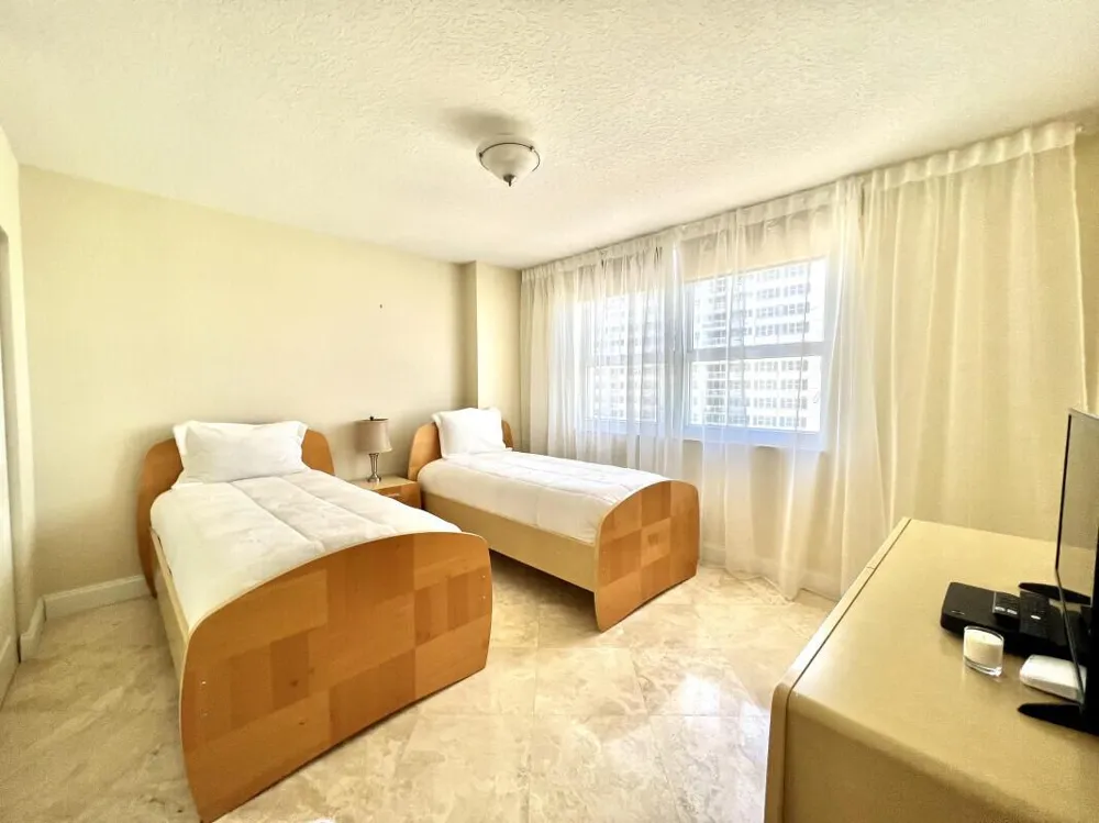 2080 S Ocean Drive #1608 Hallandale Beach, FL 33009