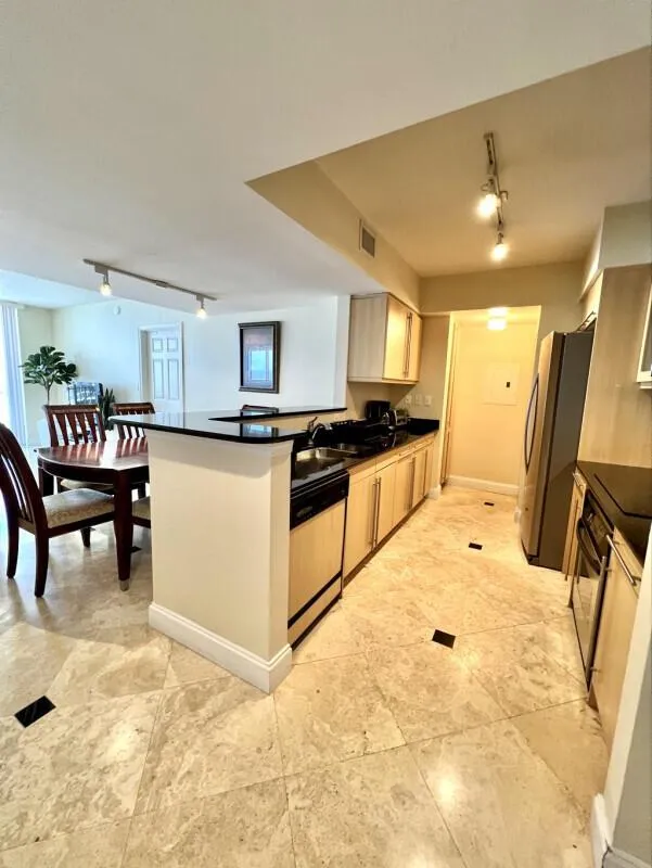 2080 S Ocean Drive #1608 Hallandale Beach, FL 33009