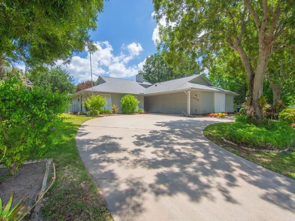 1070 47th Avenue SW Vero Beach, FL 32968