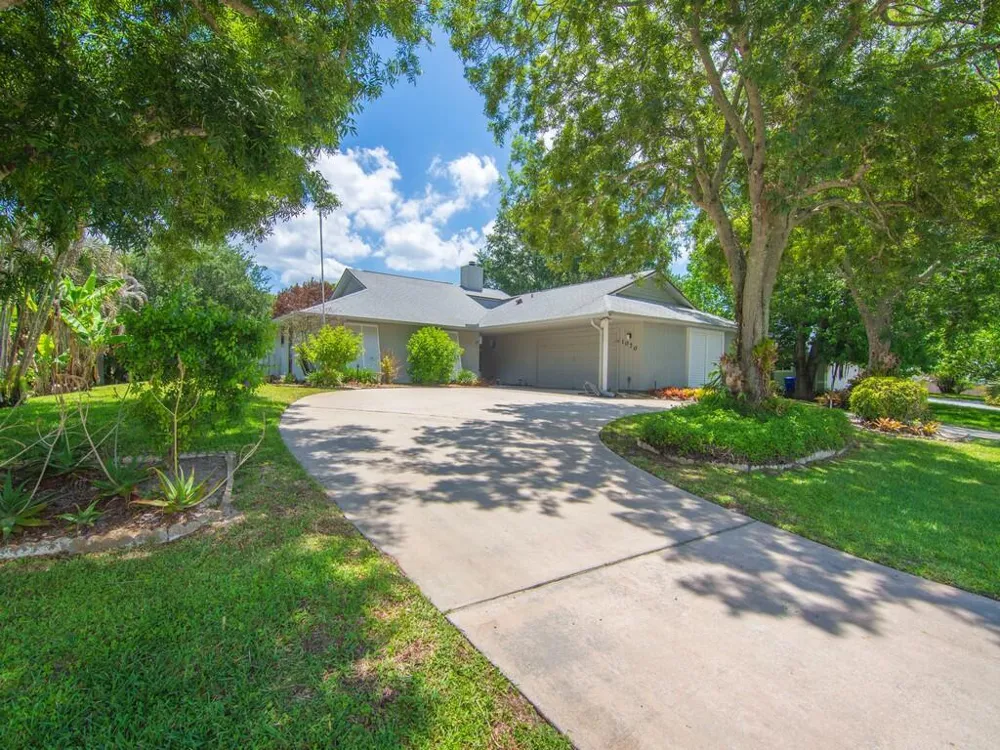 1070 47th Avenue SW Vero Beach, FL 32968