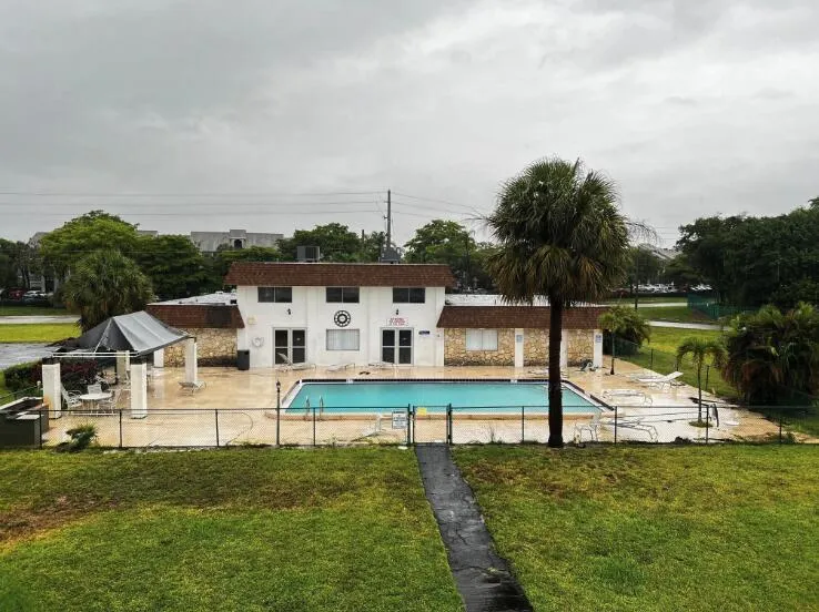 6289 Lear Drive #302 Atlantis, FL 33462