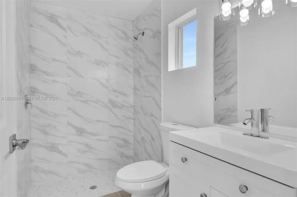 2221 NW 43rd Cape Coral, FL 33993