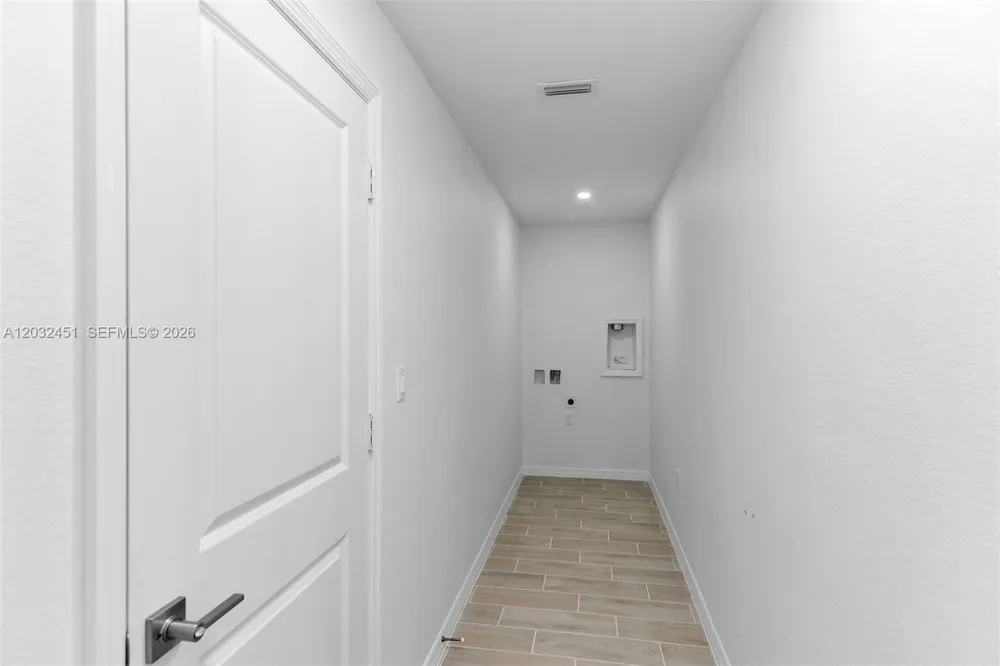 2221 NW 43rd Cape Coral, FL 33993
