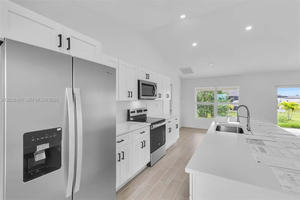 2221 NW 43rd Cape Coral, FL 33993