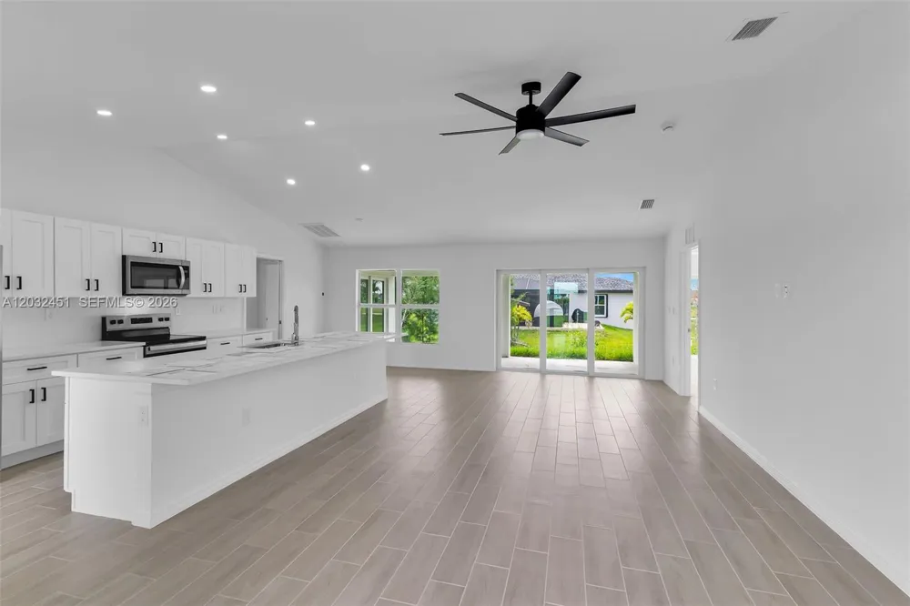 2221 NW 43rd Cape Coral, FL 33993
