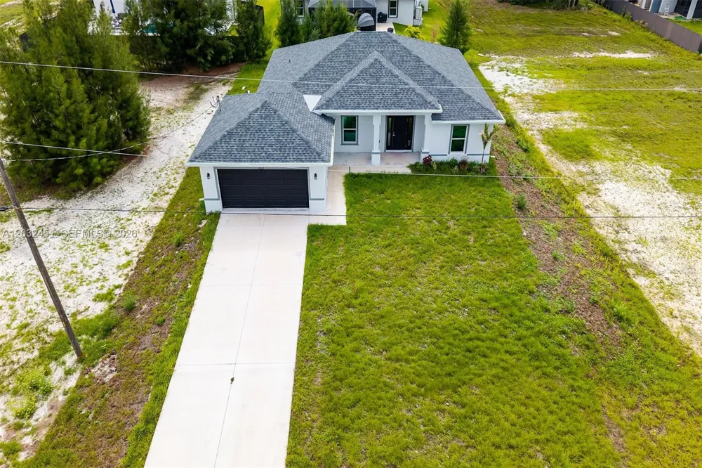 2221 NW 43rd Cape Coral, FL 33993
