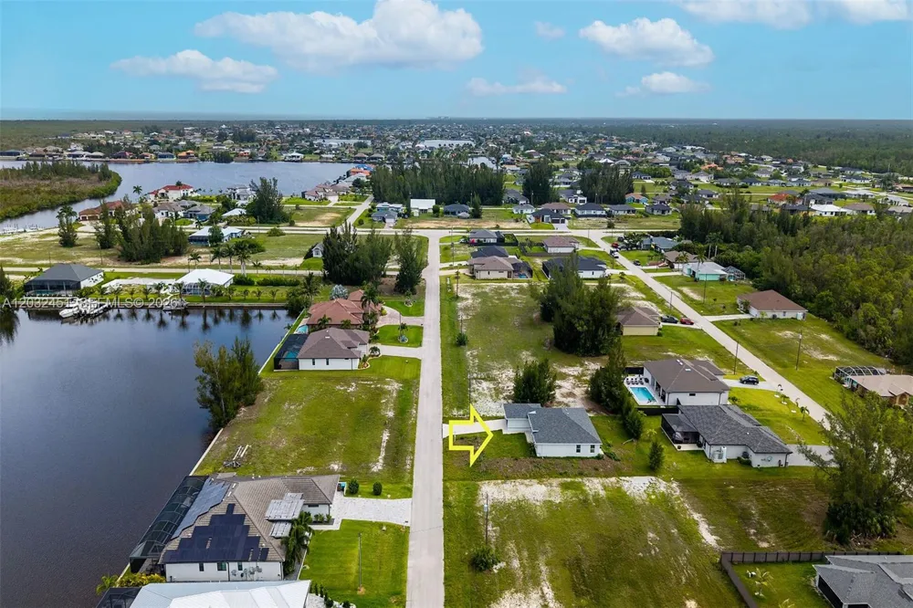 2221 NW 43rd Cape Coral, FL 33993