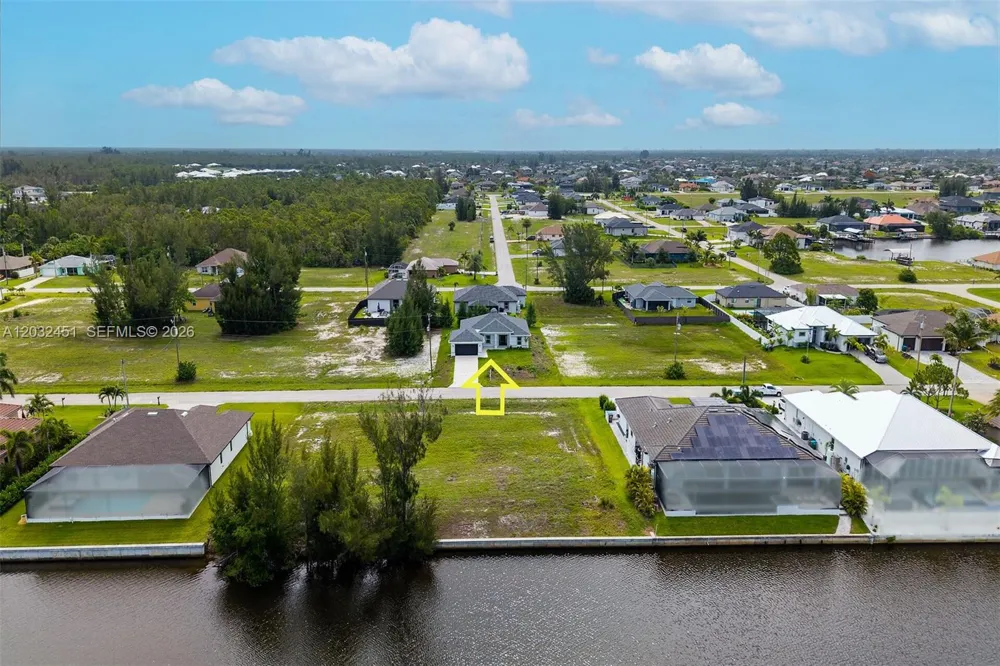 2221 NW 43rd Cape Coral, FL 33993