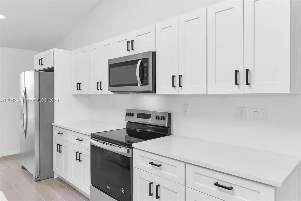2221 NW 43rd Cape Coral, FL 33993