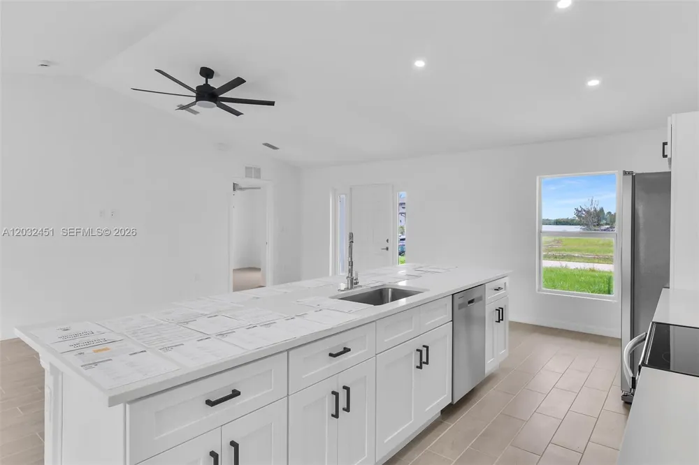 2221 NW 43rd Cape Coral, FL 33993