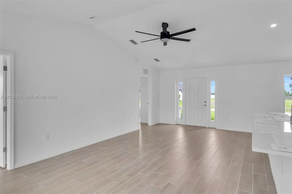 2221 NW 43rd Cape Coral, FL 33993