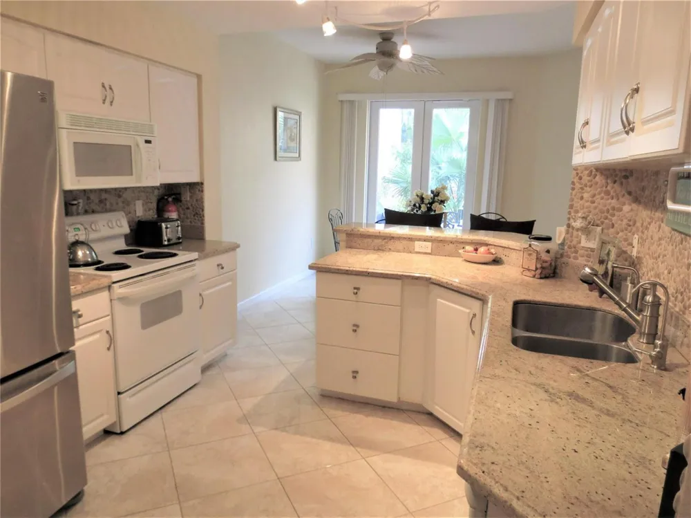 1900 Oceanwalk Lane #117 Lauderdale By The Sea, FL 33062
