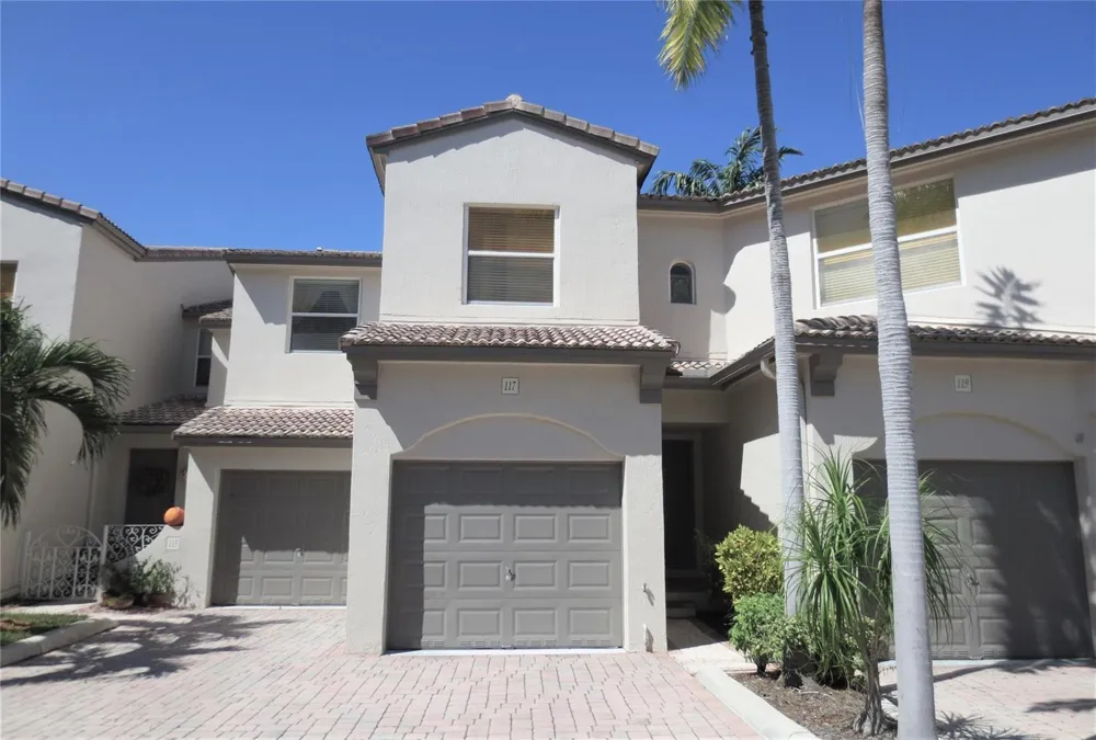 1900 Oceanwalk Lane #117 Lauderdale By The Sea, FL 33062