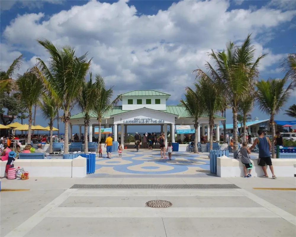 1900 Oceanwalk Lane #117 Lauderdale By The Sea, FL 33062