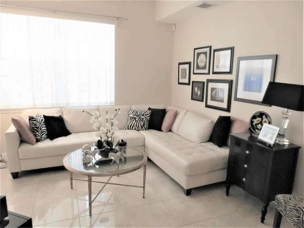 1900 Oceanwalk Lane #117 Lauderdale By The Sea, FL 33062