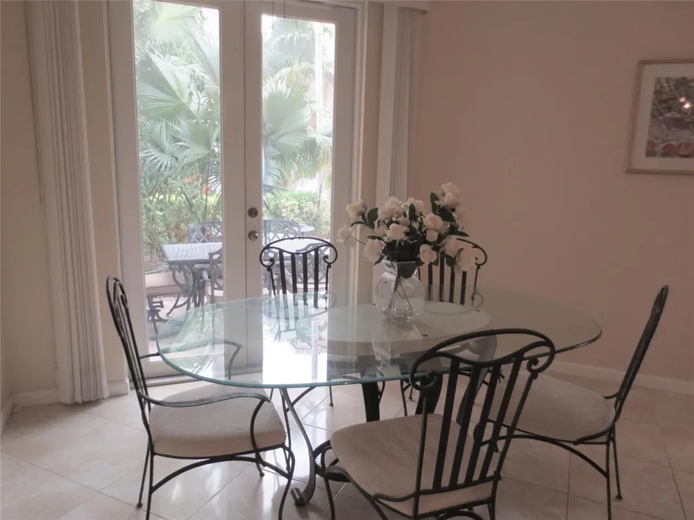 1900 Oceanwalk Lane #117 Lauderdale By The Sea, FL 33062